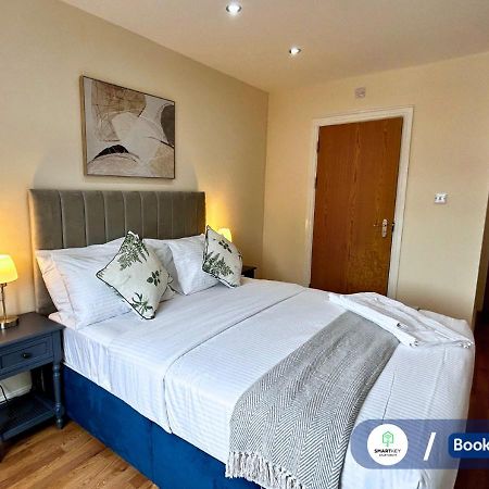 Modern 2 Bed 2 Bath Apartment Free Parking 왓퍼드 외부 사진
