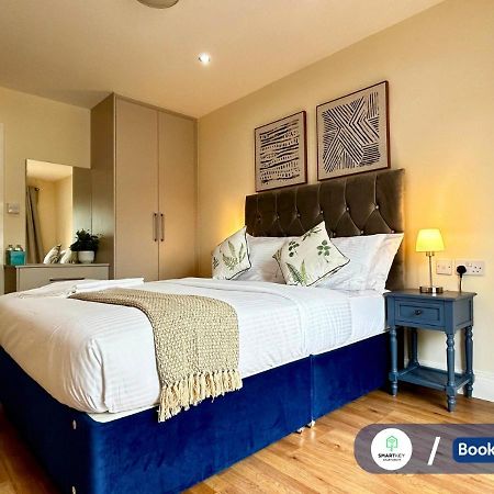 Modern 2 Bed 2 Bath Apartment Free Parking 왓퍼드 외부 사진
