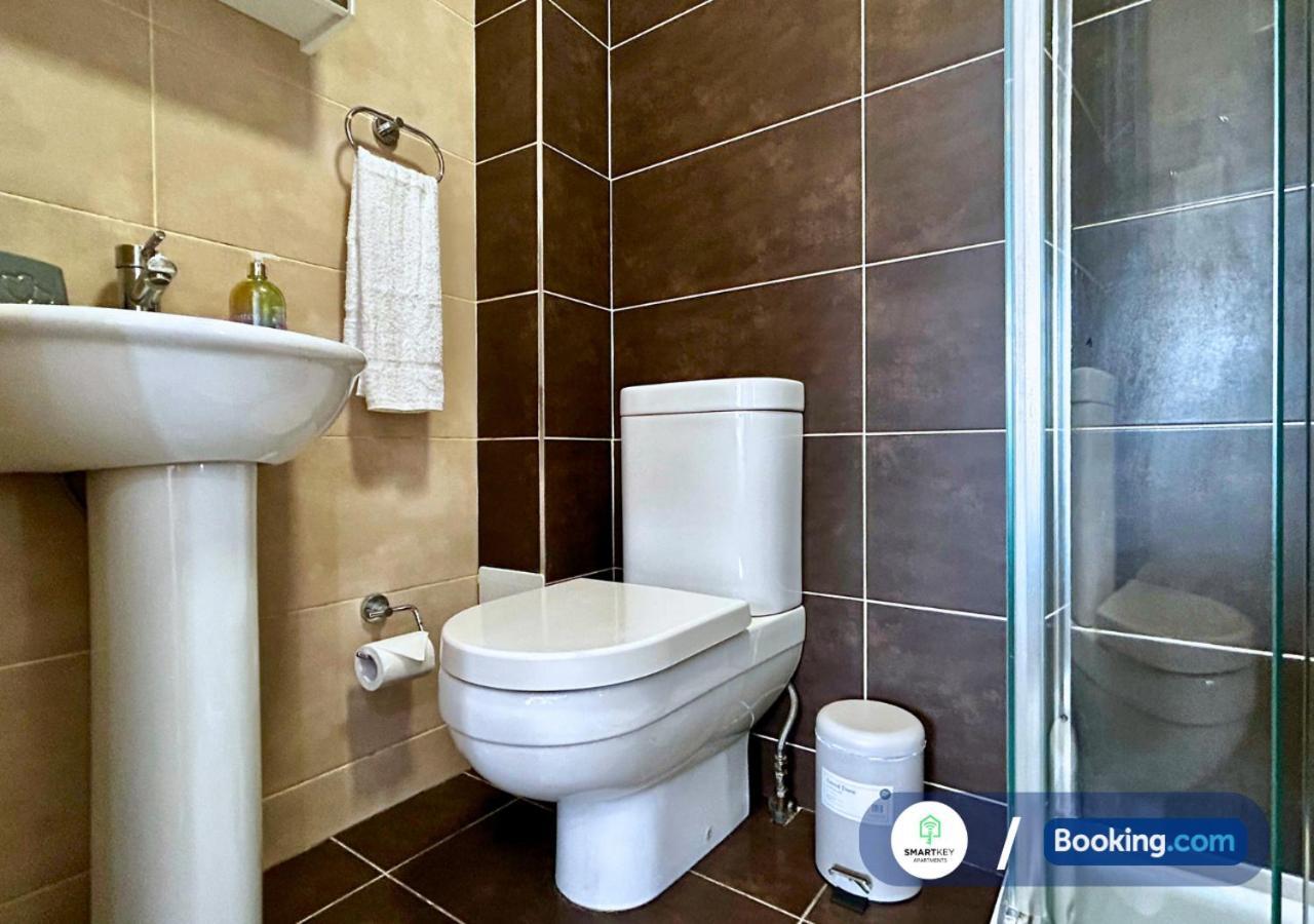 Modern 2 Bed 2 Bath Apartment Free Parking 왓퍼드 외부 사진