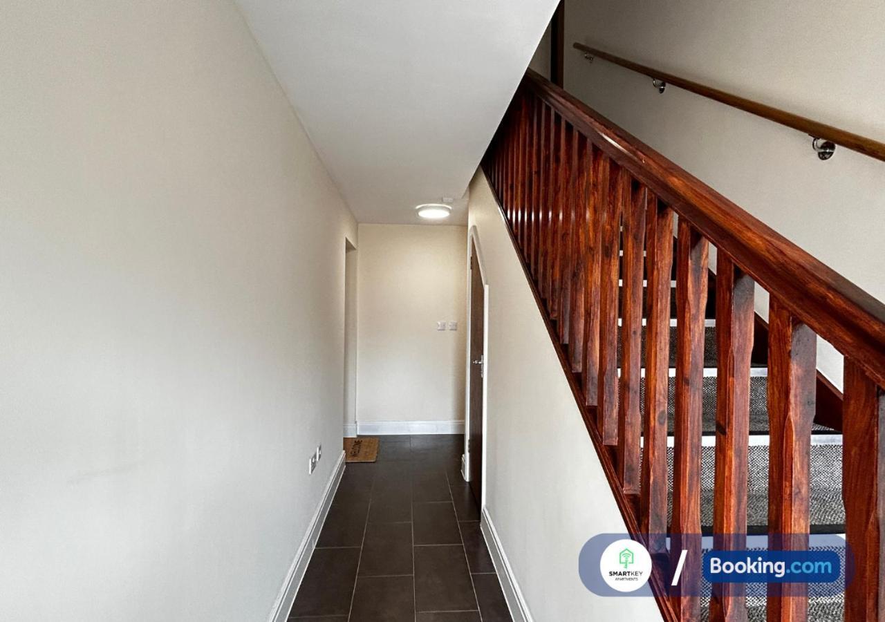 Modern 2 Bed 2 Bath Apartment Free Parking 왓퍼드 외부 사진